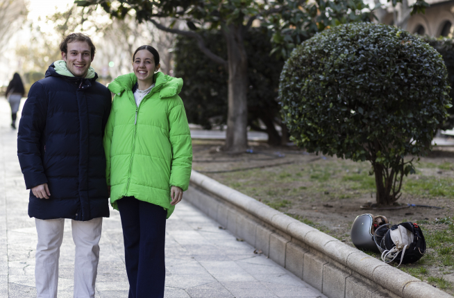 Jorge Casanova y Pilar López, en el paseo de la Constitución.