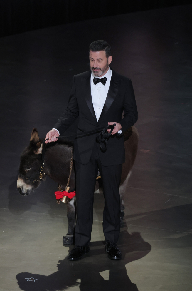 Jimmy Kimmel con la burra de 'Almas en pena de Inisherin'.