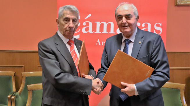 Aurelio López de Hita, presidente del Consejo Social de la Universidad de Zaragoza y Manuel Rodríguez Chesa, presidente del Consejo Aragonés de Cámaras.
