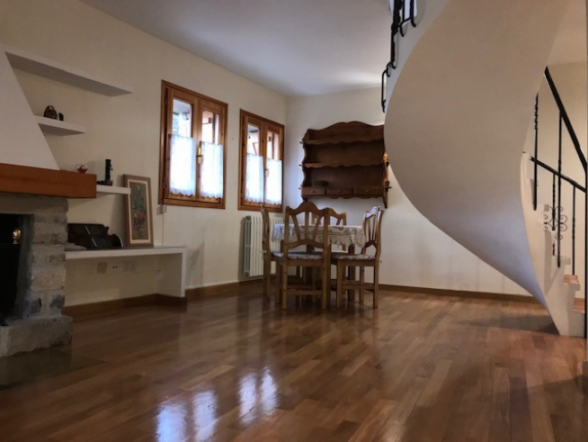 El interior de la vivienda a la venta en Aragüás del Solano.