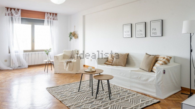Un dúplex a la venta en Romareda por casi 600.000 euros.