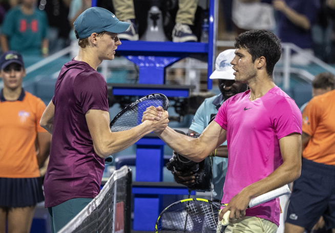 Miami Open: Carlos Alcaraz saluda a Sinner, vencedor de la semifinal