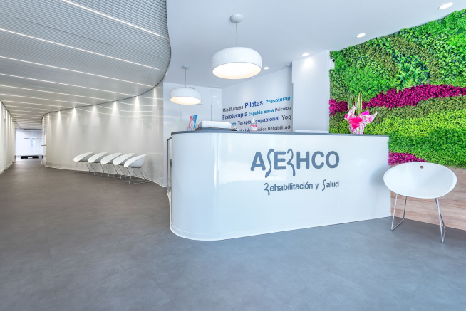 Fisio Asehrco, una clínica zaragozana con un estilo 'wavy' predominante.