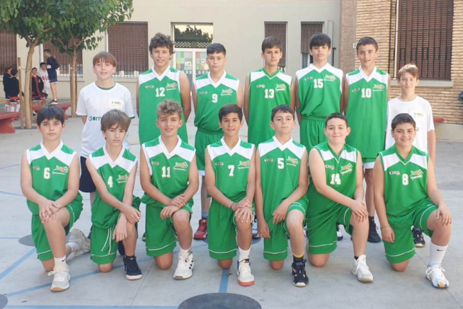 La selección alevín de segundo año de Huesca de minibasket.