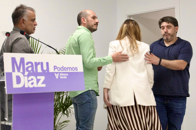 Maru Díaz, de espaldas, tras sus declaraciones.