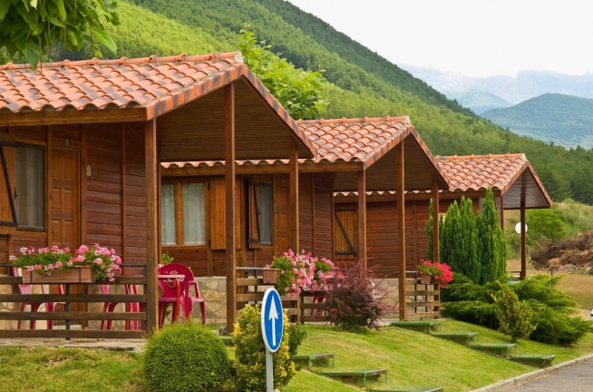Así son los bungalows de madera del camping Valle de Tena
