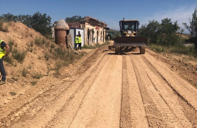 Trabajos de construcción del camino natural-vía verde entre Barbastro, Castejón del Puente y Monzón.