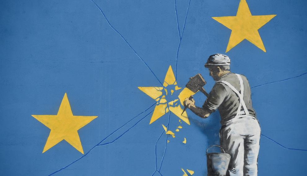 El mural está situado junto a la terminal del ferry que une Reino Unido con Francia.