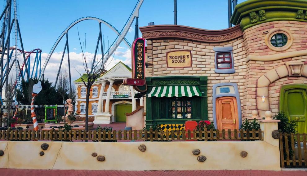 Tecmolde y Shu Digital han construido más de 4.000 metros cuadrados de escenografía, incluida una fuente con una figura de Coco.