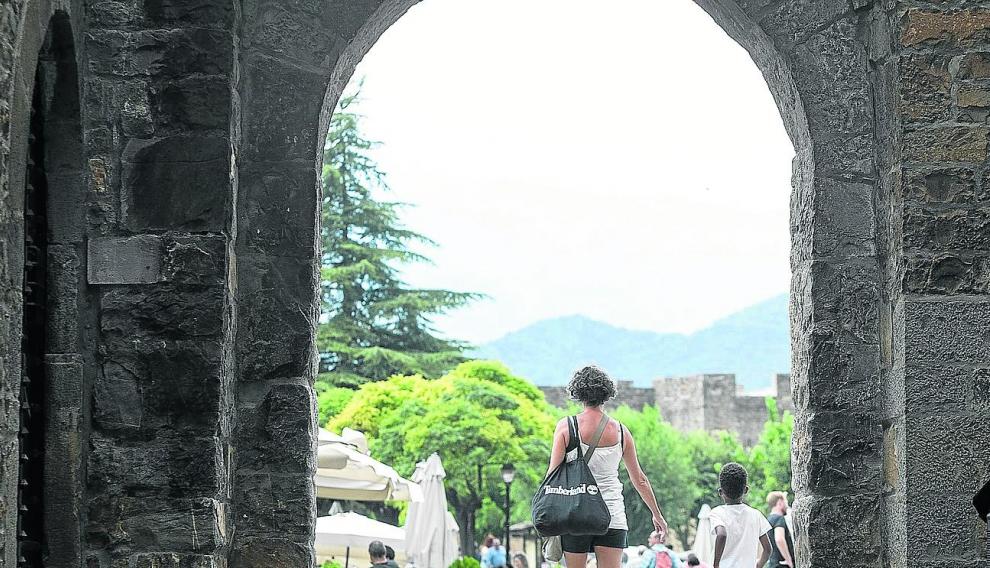 Villa medieval de Aínsa, incluida entre los Pueblos Más Bonitos de España de la asociación homónima.