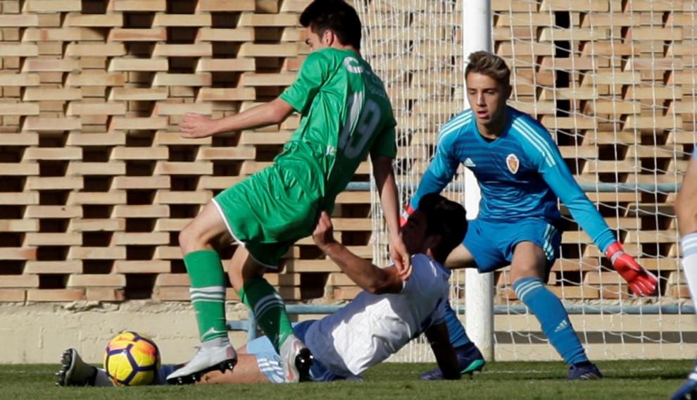 Juan Carlos Azón, portero del Real Zaragoza, en un partido anterior.
