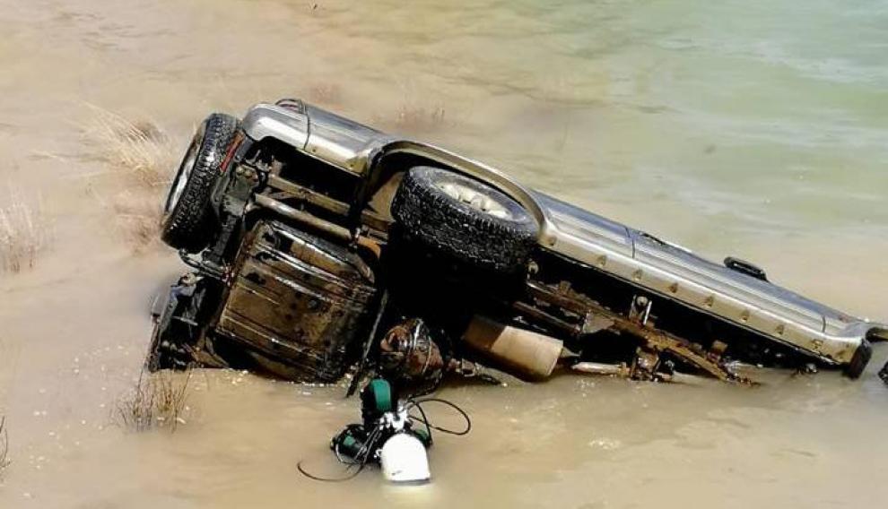 Vehículo aparecido en el pantano de Civán en Caspe