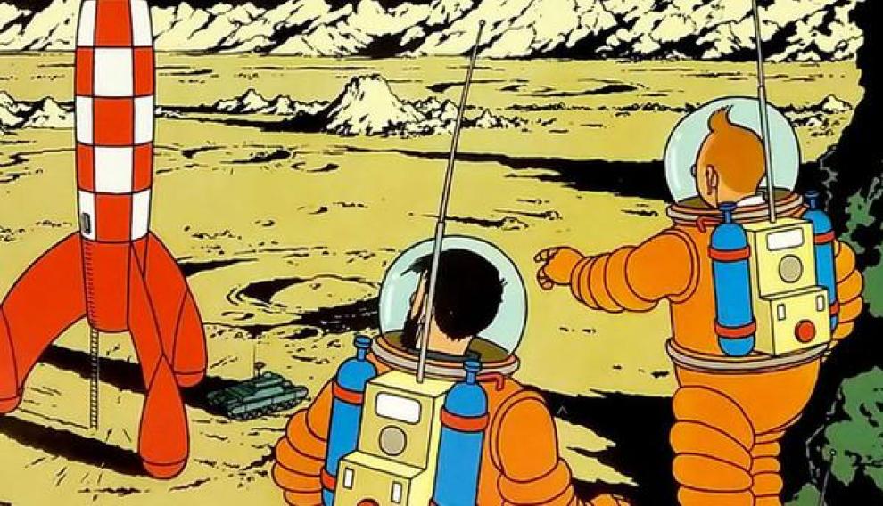 El álbum de Tintin 'On a marché sur la Lune' se publicó entre 1952 y 1954, quince años antes del alunizaje. Para crear esta aventura de la manera más realista posible, Hergé llevó a cabo una extensa investigación sobre la posibilidad de viajes espaciales humanos.