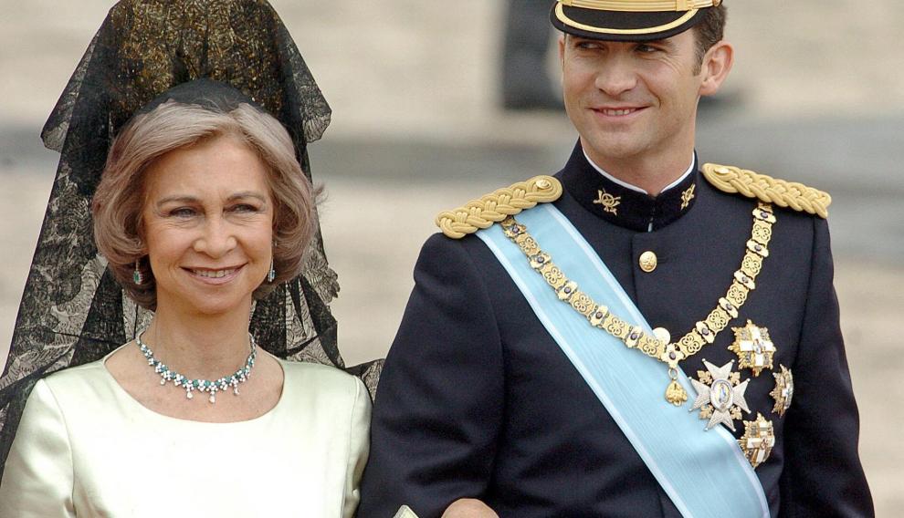 Doña Sofía eligió a Margarita Nuez para su traje de madrina en la boda de su hijo.