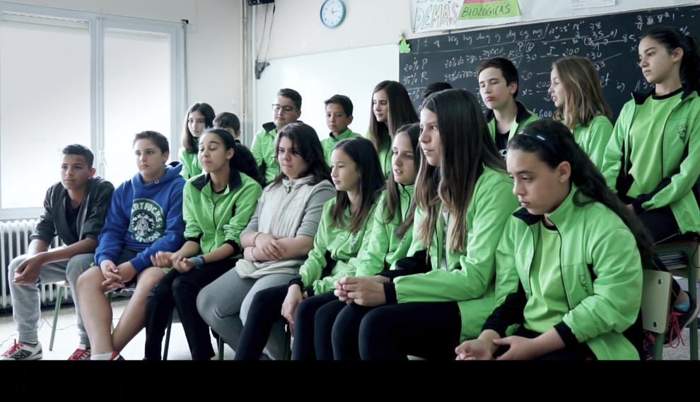 Fotograma de los compañeros de Guillén Abbad del colegio Minte de Monzón