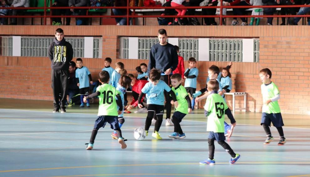 Jornada de iniciación al fútbol sala de Mequinenza.