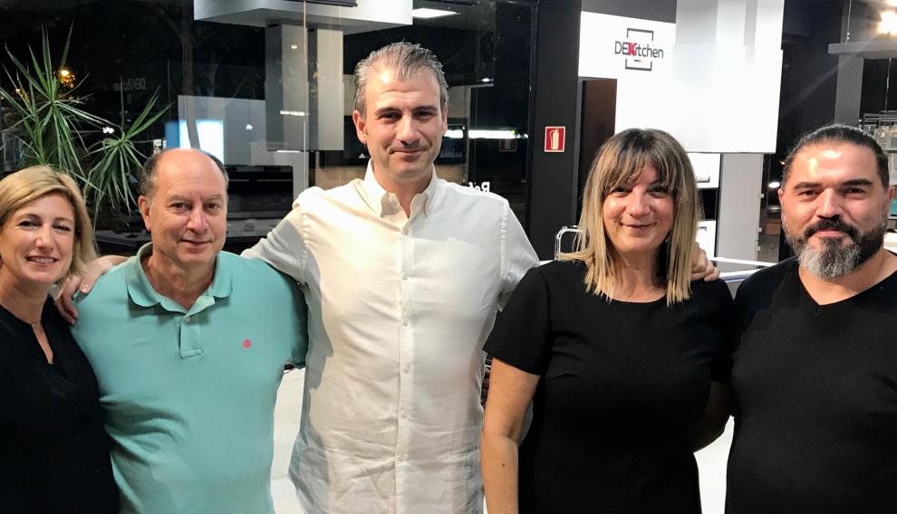 En DEKitchen cuentan con un amplio equipo que permite realizar todas las reformas sin necesidad de intermediarios.