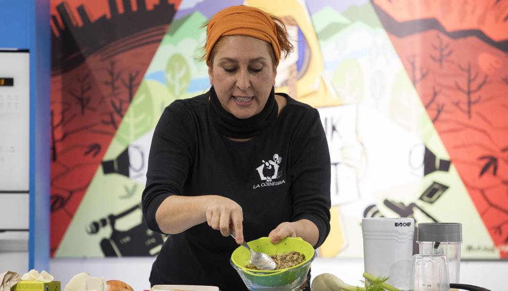Belén Soler, del restaurante La Ojinegra, en un taller de cocina sin desperdicio.