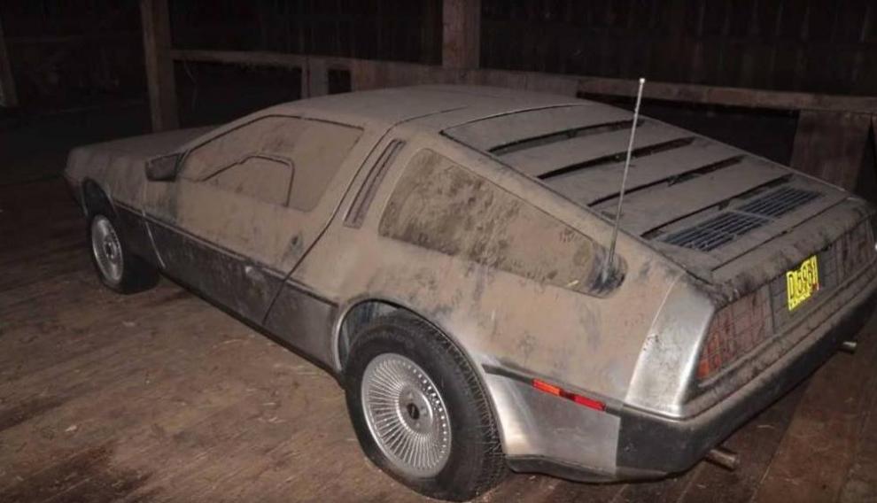El DeLorean hallado en un granero de Wisconsin.