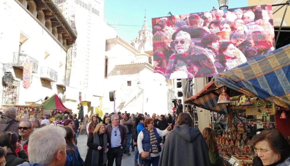 Gentío en las calles de Teruel.