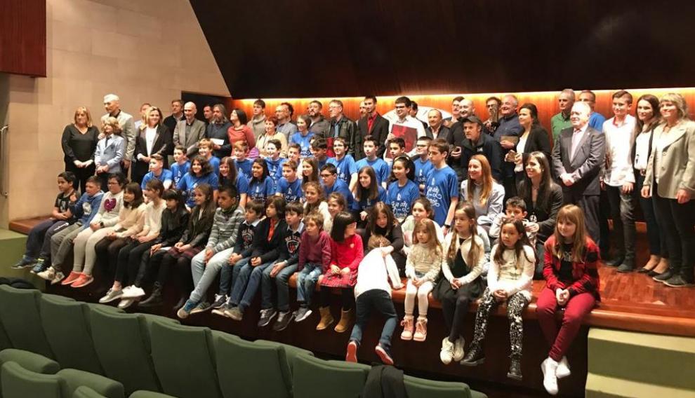 Foto de familia de los premiados en la XXII edición de los Félix de Azara.