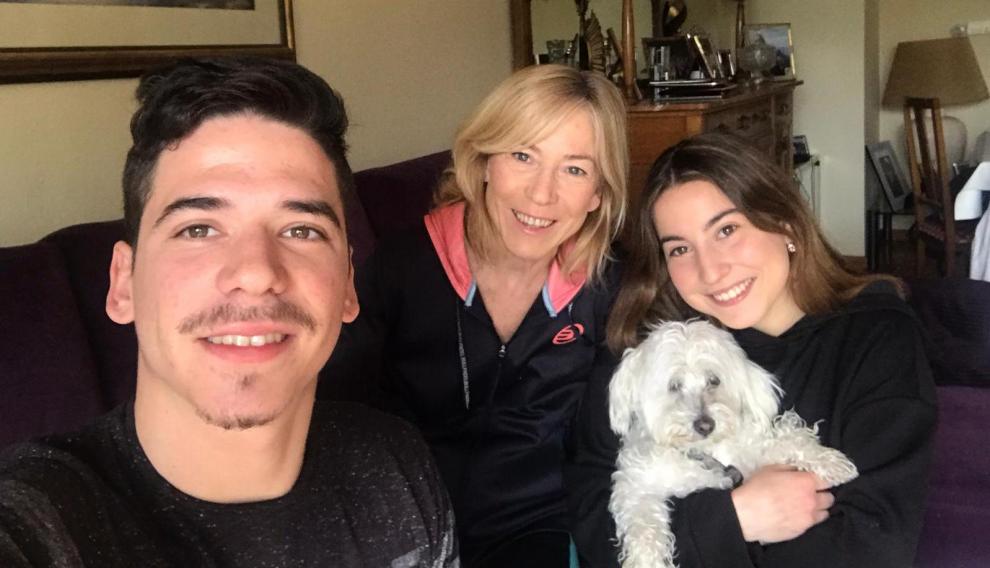 Carmen Puig permanece estos días aislada en su domicilio en compañía de sus hijos.