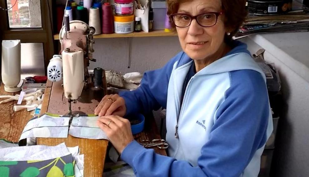 Pili y su máquina de coser se han unido a una hermosa red colaborativa.