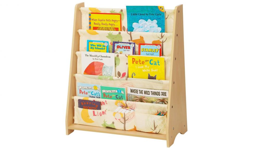 Segura y cómoda. Así es esta estantería infantil para almacenar libros.