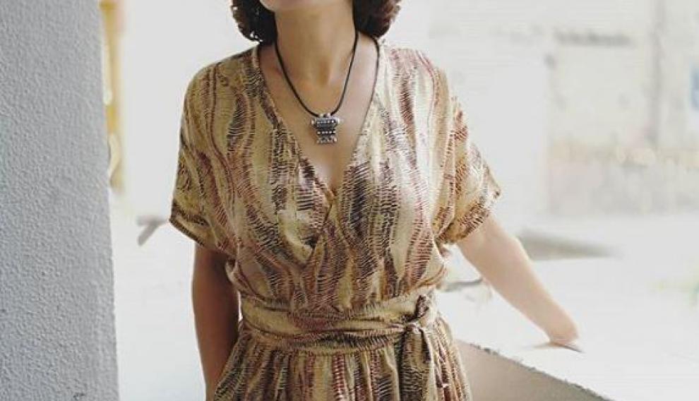 Uno de los vestidos de Tribandrum lucido por su diseñadora.