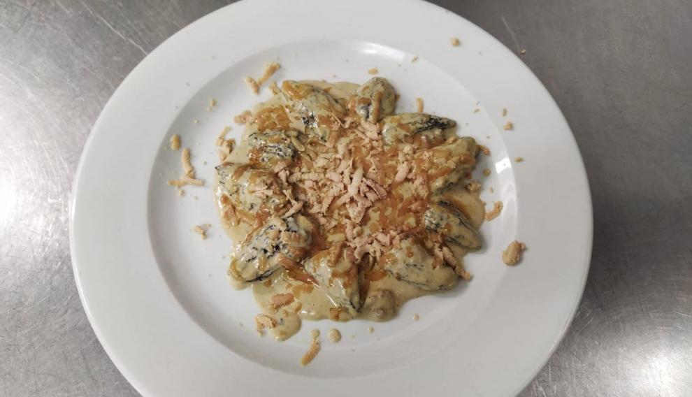 Colmenillas rellenas de foie de El Molino de Berola.