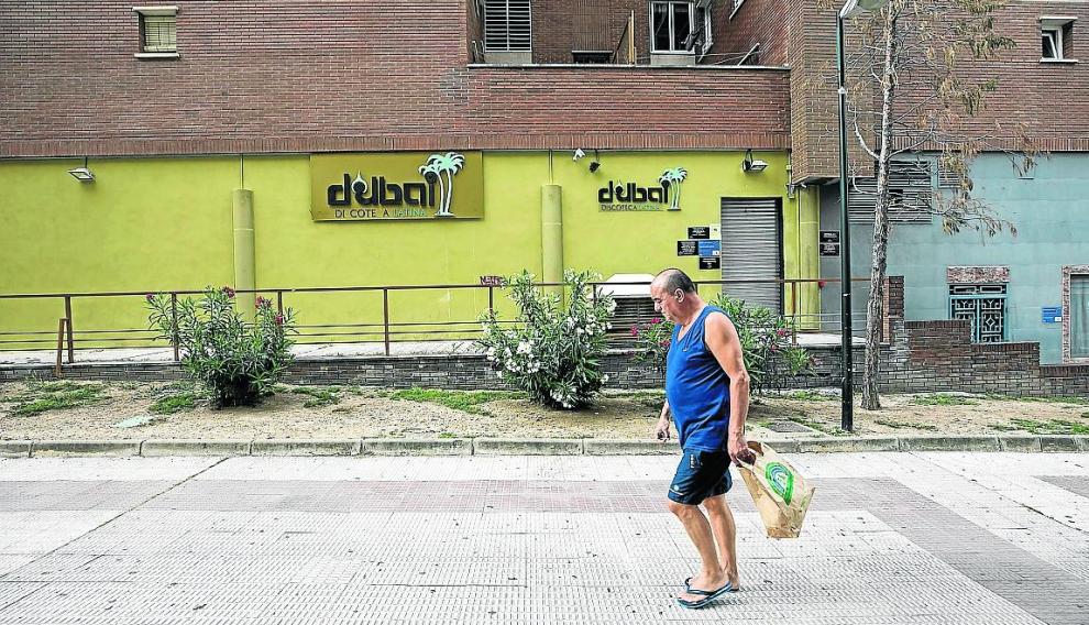 El ‘after’ Dubai de la calle de Celanova lleva cerrado desde que enero por quejas vecinales.