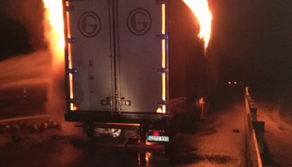 Los bomberos del Parque de Teruel de la Diputación Provincial actuaron para apagar el incendio