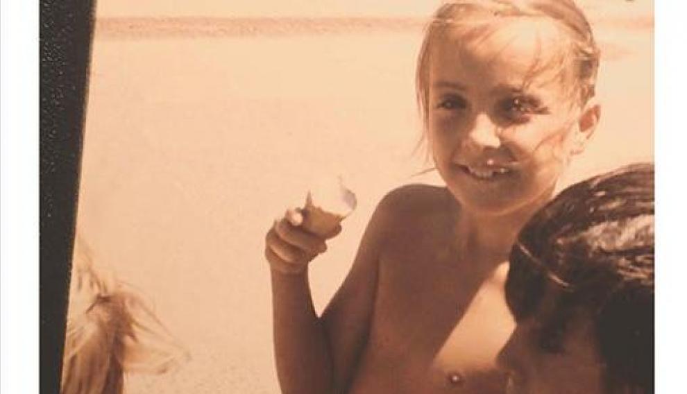 Letras rumanas. 'Dulces sueños, queridos niños'.