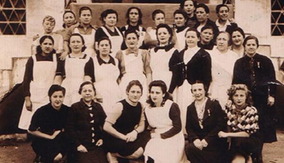 Imagen de los años 30 del pasado siglo, donde están, entre otras compañeras, las llamadas 13 Rosas.