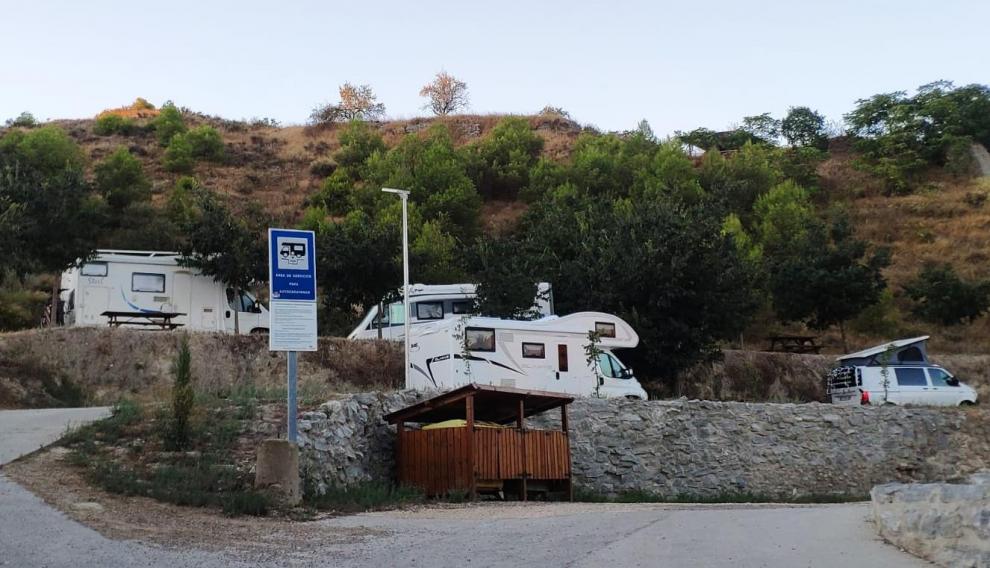 El área de autocaravanas de San Esteban de Litera registró su mejor agosto desde su apertura en 2014 con 104 vehículos.