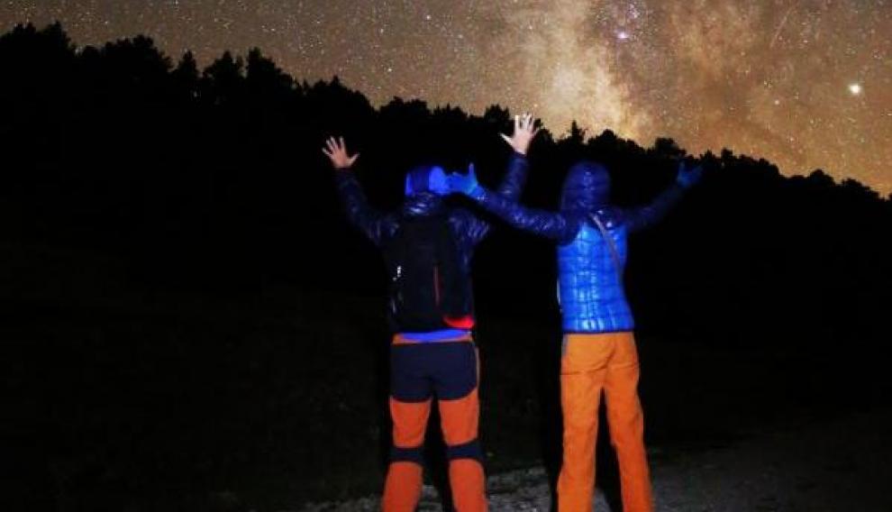 Berrea y estrellas en la Sierra de Albarracín.