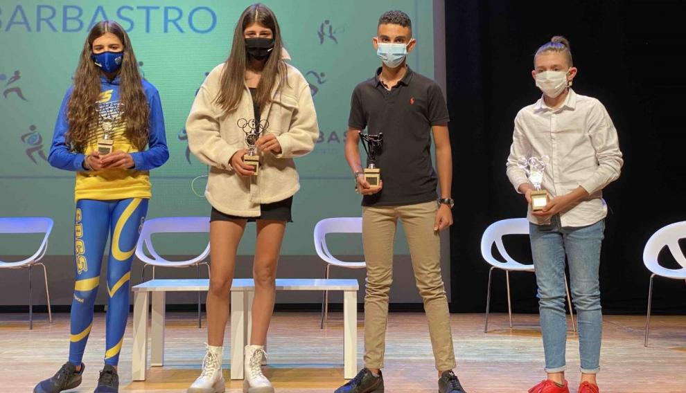 Jóvenes deportistas de Barbastro a los que se reconoció su proyección en las disciplinas que practican