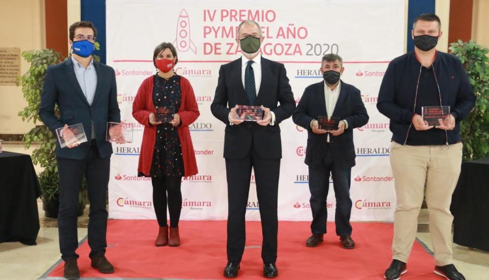 Foto de grupo de todos los premiados.