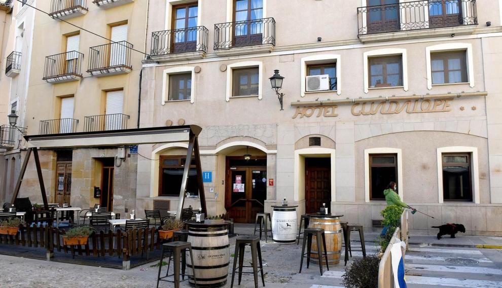 Terraza del Hotel Guadalope, en Alcañiz.