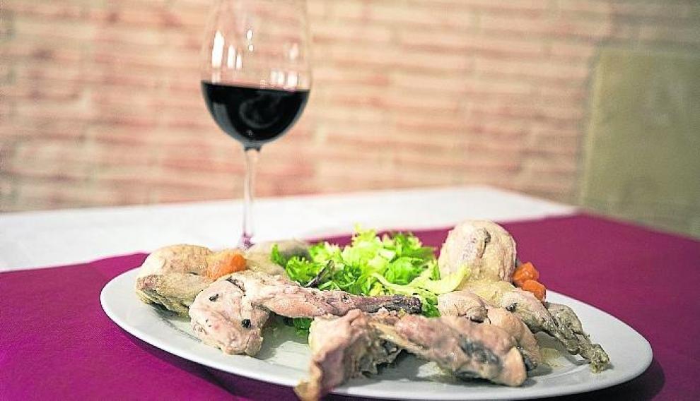 Escabechado con verduras, manjar disponible en El Cuervo.