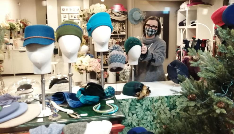 Susana Corrochana, en su tienda de la plaza de San Pedro Nolasco.