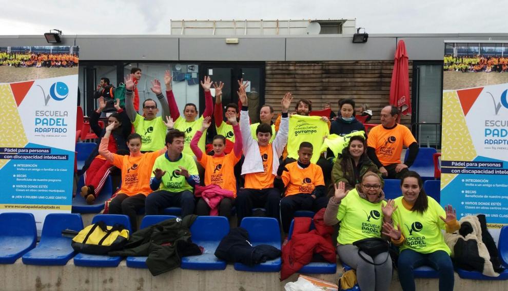 En la escuela de pádel adaptado de Pádel Zaragoza han llegado a participar 50 alumnos.