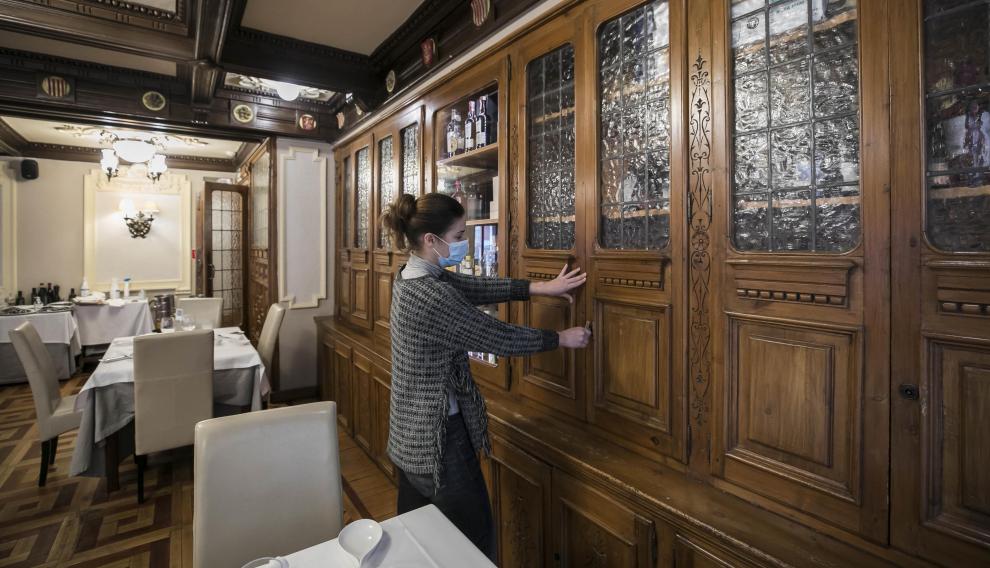 Casa Lac, en el Tubo de Zaragoza, se considera el restaurante con la licencia más antigua de España.
