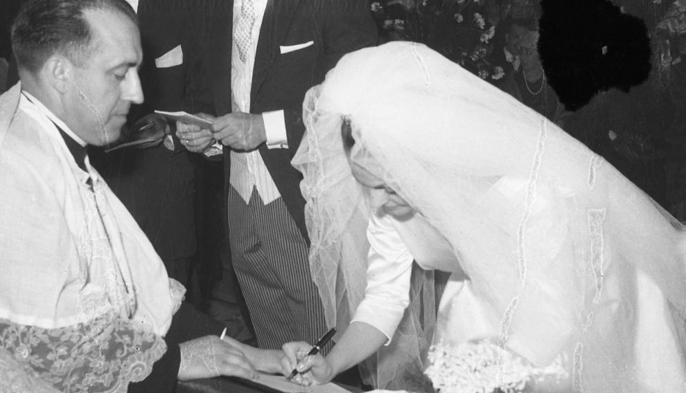 Boda de Carmen Sevilla y Augusto Algueró en el Pilar hace 60 años