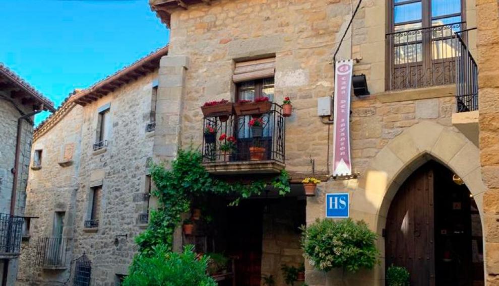 La Casa del Infanzón es una casa rural con ocho habitaciones en el barrio judío de Sos.