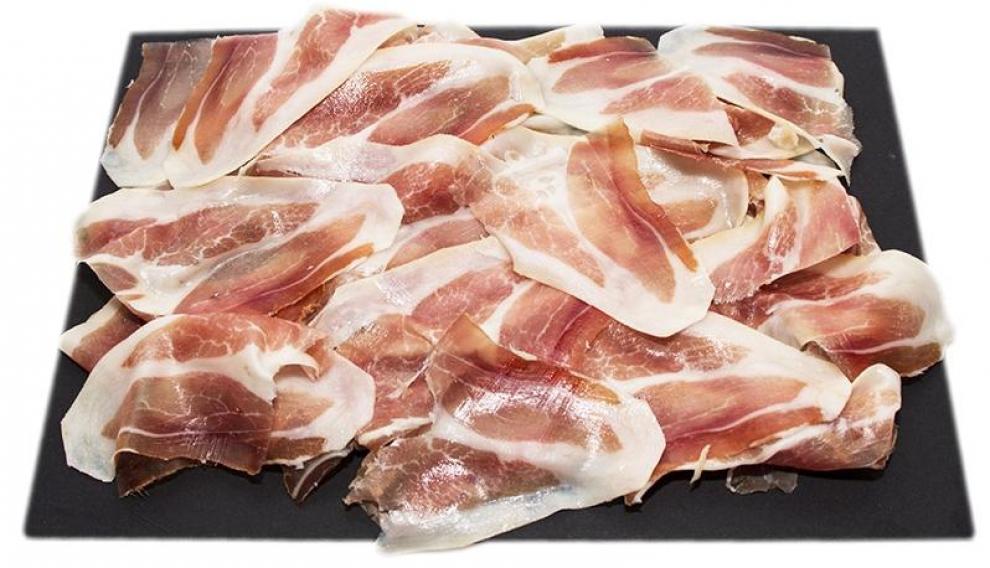 Lonchas de jamón cortado de una pieza de Casa Vieja.