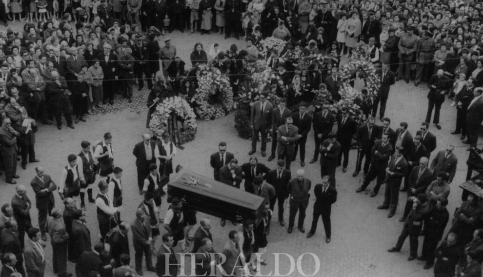 Zaragoza despide a José Oto, en abril de 1961.