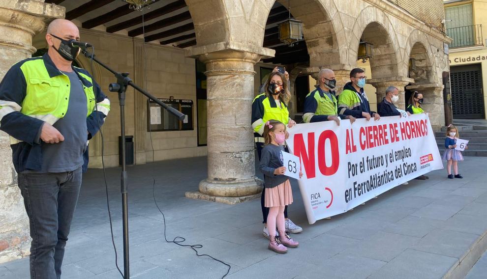 Los trabajadores se oponen al cierre de los hornos, que conllevará 63 despidos.