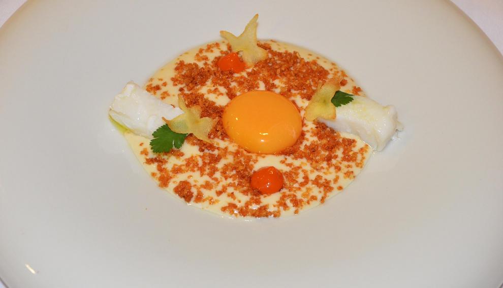 Ajoarriero con curry rojo.
