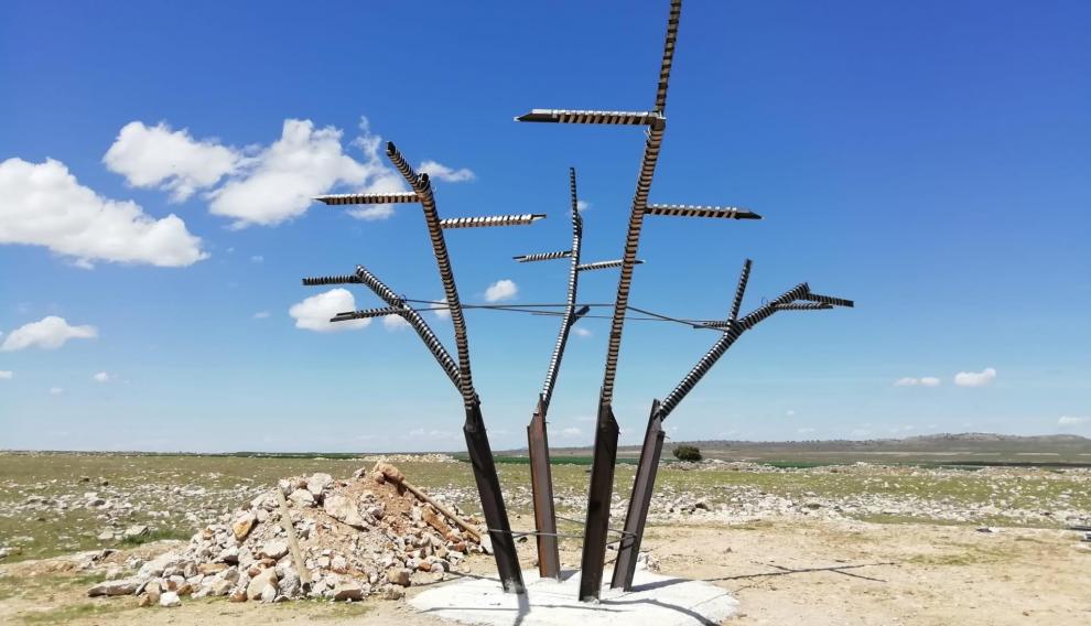 Las estructuras de la réplica de la sabina, colocadas
